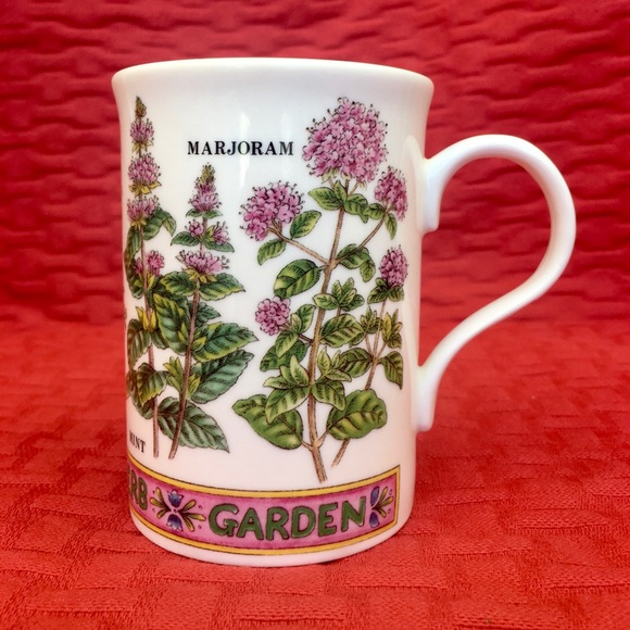 A set of two England Crown Trent bone china mugs - Picture 1 of 10